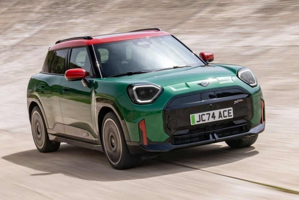 Обзор MINI John Cooper Works Aceman Electric 2025