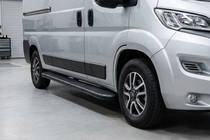 Fiat Ducato 2006-2025 гг. Боковые пороги Bosphorus Black (2 шт., алюминий) фото 1