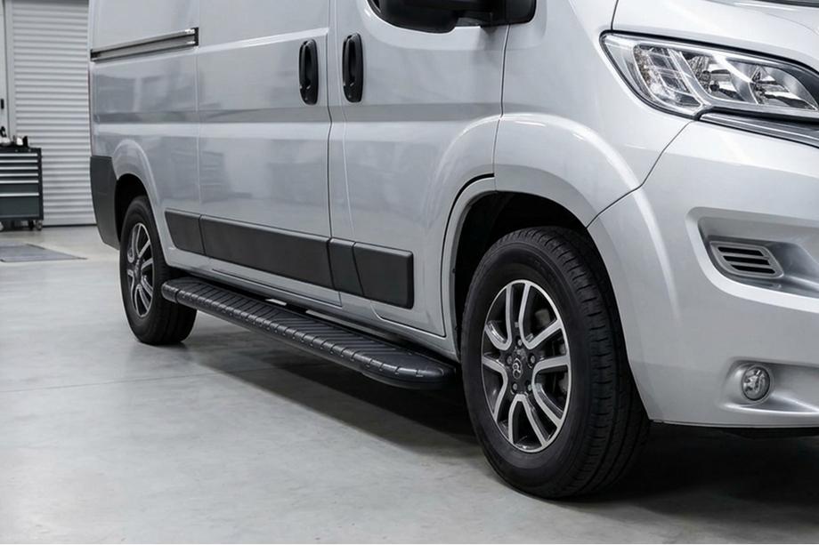 Fiat Ducato 2006-2025 гг. Боковые пороги Bosphorus Black (2 шт., алюминий) Image