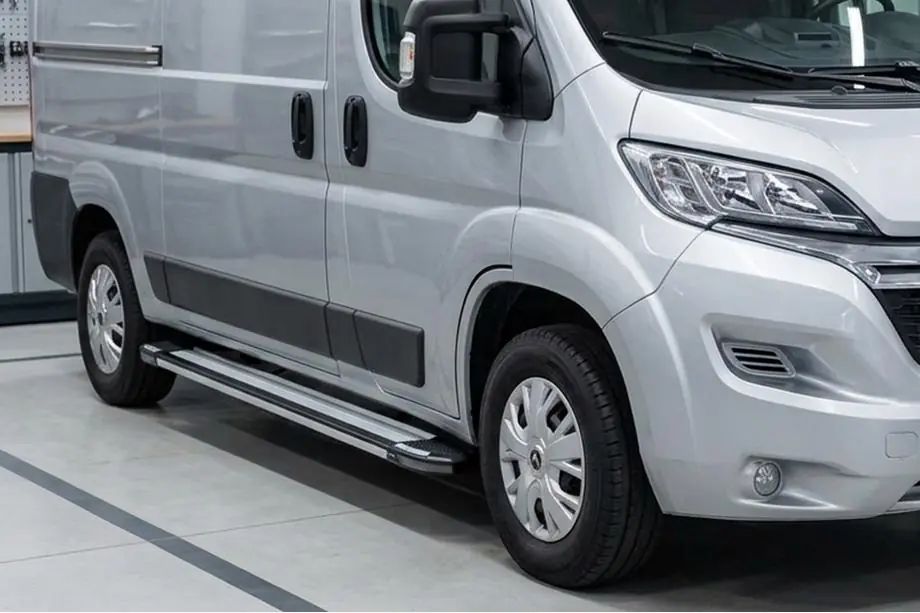 Peugeot Boxer 2006-2025 гг. Боковые Подножки Rainbow (2 шт., Алюминий) Короткая База Фото 1