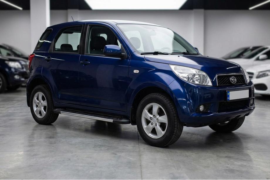 Daihatsu Terios 2006-2017 гг. Боковые пороги RedLine V1 (2 шт., алюминий) Image