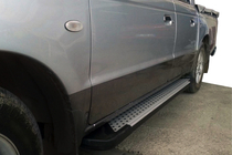 Ford Ranger 2007-2011 гг. Боковые Подножки Allmond Grey (2 шт., Алюминий) фото 1