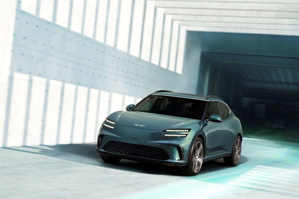 Обзор Genesis GV60: Фейслифт 2025 года