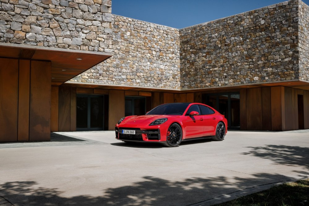 Обзор Porsche Panamera GTS (G3) 2024 мощностью 500 л.с.