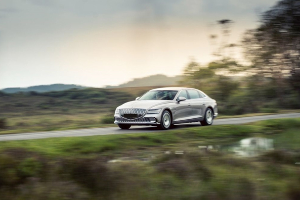 Genesis G80 Electrified: Улучшенный электрический люкс-седан