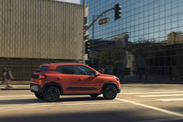 Обзор Dacia Spring 2024: Доступный электромобиль с обновленным дизайном фото 3