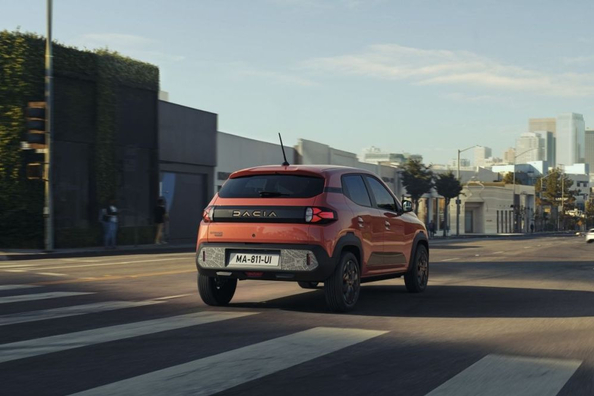 Обзор Dacia Spring 2024: Доступный электромобиль с обновленным дизайном фото 4