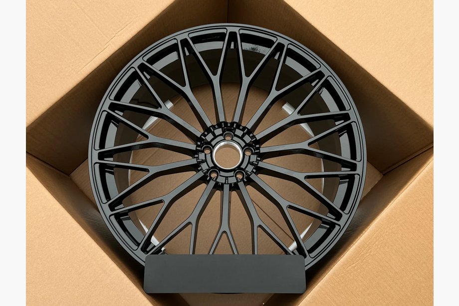Lamborghini Urus 2018- гг. Кованые диски OEM R23 V7 (комплект 4 шт) Image
