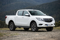 Mazda BT-50 2012- гг. Боковые пороги Bosphorus Black (2 шт., алюминий) фото 1