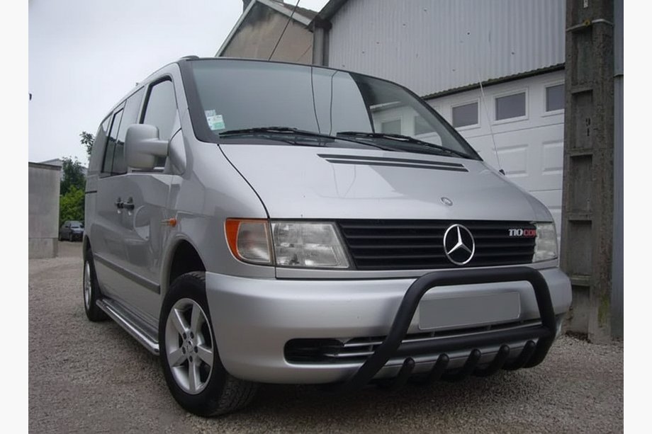 Mercedes Vito W638 1996-2003 гг. Кенгурятник WT003 Черный (Нержавеющая сталь) Image