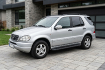 Mercedes ML W163 1997-2005 гг. Боковые пороги Bosphorus Black (2 шт., алюминий) фото 1