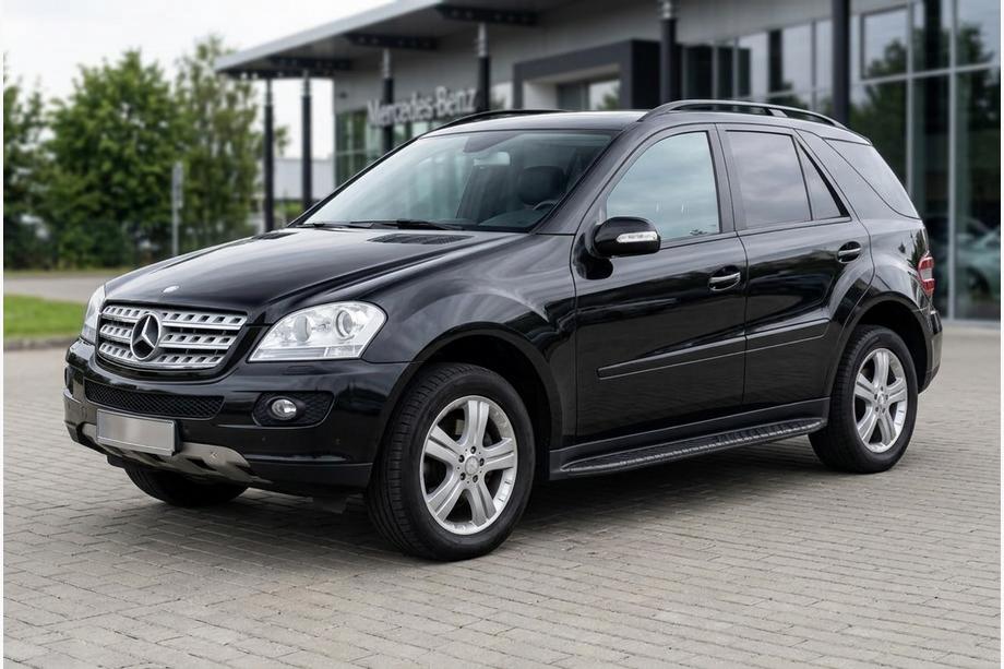 Mercedes ML W164 2005-2011 гг. Боковые пороги Bosphorus Black (2 шт., алюминий) Image