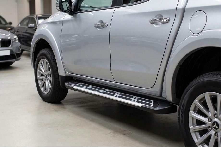 Mitsubishi L200 2006-2015 гг. Боковые Подножки Sunrise (2 шт., Алюминий) Image