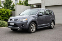 Mitsubishi Outlander 2006-2012 гг. Боковые Подножки Allmond Black (2 шт., Алюминий) фото 1
