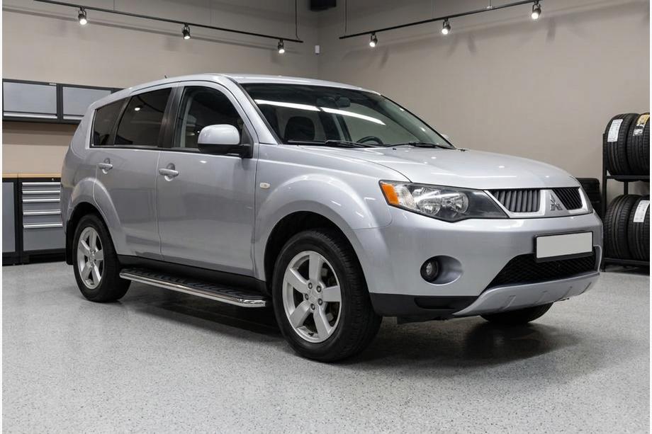 Mitsubishi Outlander 2006-2012 гг. Боковые Подножки Maydos V1 (2 шт., Алюминий и Нержавейка) Image