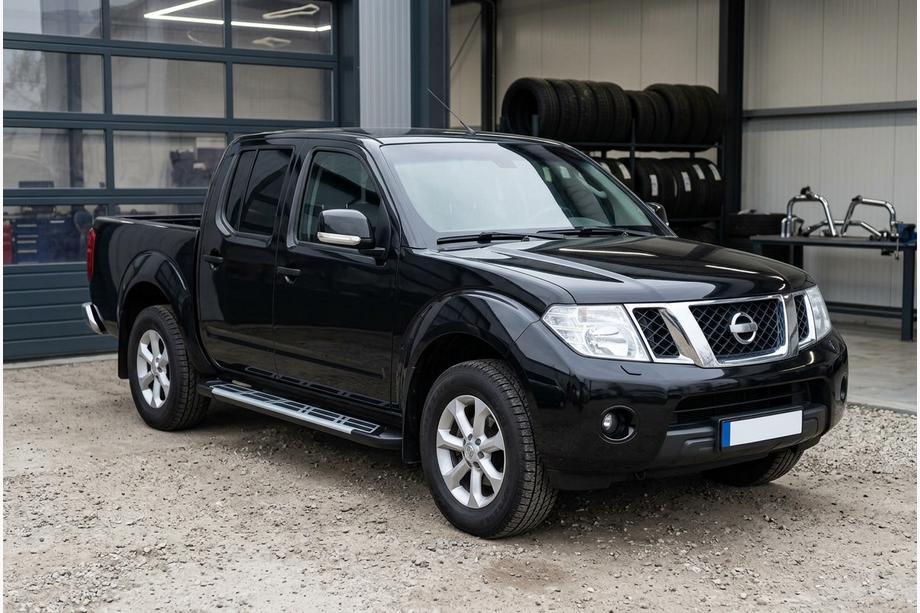 Nissan Navara 2006-2015 гг. Боковые Подножки Sunrise (2 шт., Алюминий) Image