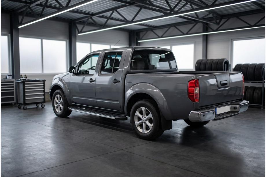 Nissan Navara 2006-2015 гг. Боковые Подножки Duru (2 шт., Алюминий) Image