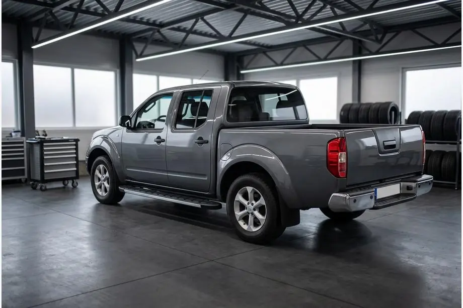 Nissan Navara 2006-2015 гг. Боковые Подножки Duru (2 шт., Алюминий) Image