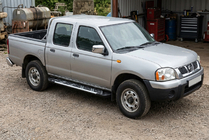 Nissan NP300 1999-2015 гг. Боковые Подножки Sunrise (2 шт., Алюминий) фото 1