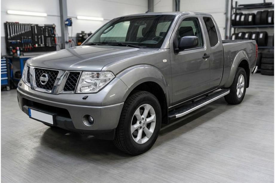 Nissan NP300 1999-2015 гг. Боковые Подножки Fullmond (2 шт., Алюминий) Image