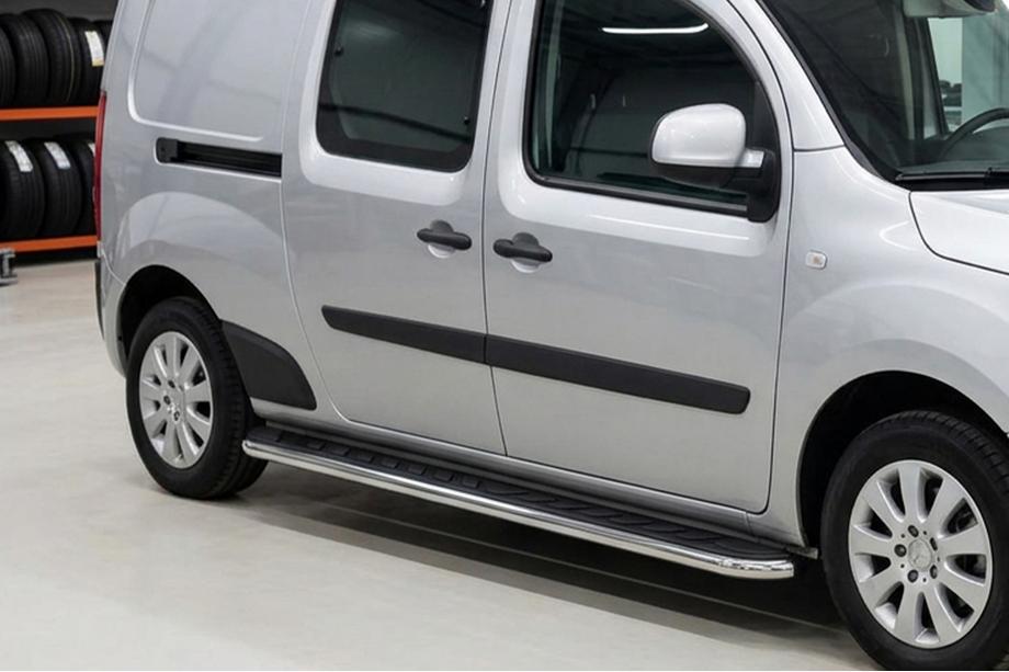 Renault Kangoo 2008–2020 гг. Боковые Подножки Maydos V1 (2 шт., Алюминий и Нержавейка) Image