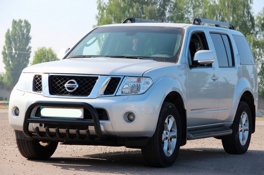 Nissan Navara 2006-2015 гг. Кенгурятник WT008 Black (нерж) Image