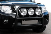 Nissan Navara 2006-2015 гг. Кенгурятник WT018 Black (нерж) фото 1