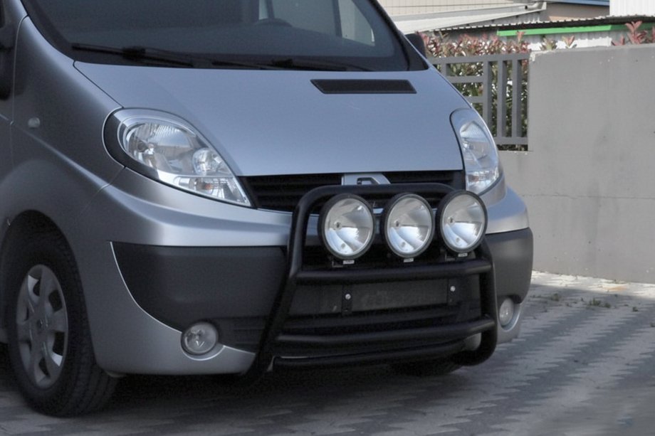 Renault Trafic 2001–2015 гг. Кенгурятник WT018 Black (нерж.) Image