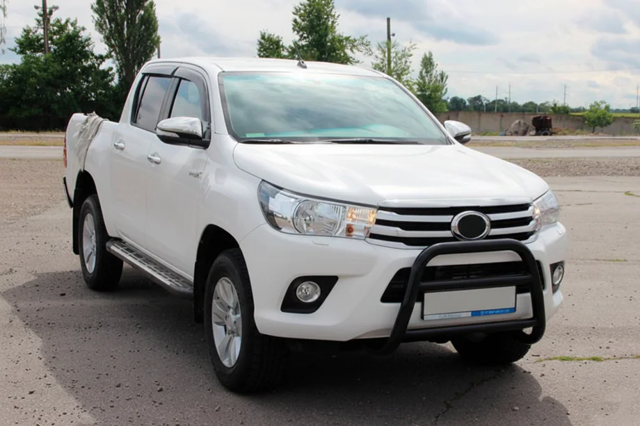 Toyota Hilux 2015- гг. Передняя защита WT023 Black (нерж) Фото 3