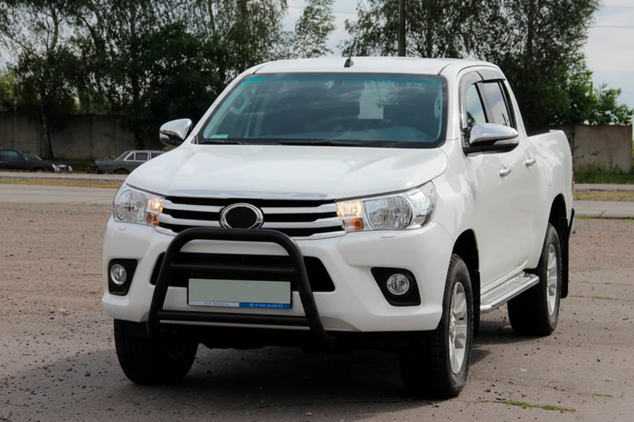 Toyota Hilux 2015- гг. Передняя защита WT023 Black (нерж) Фото 2