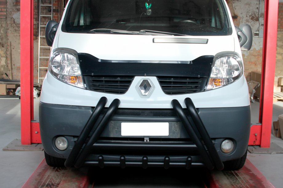 Nissan Primastar 2002-2014 гг. Кенгурятник F1-01 Black (нерж.) Image