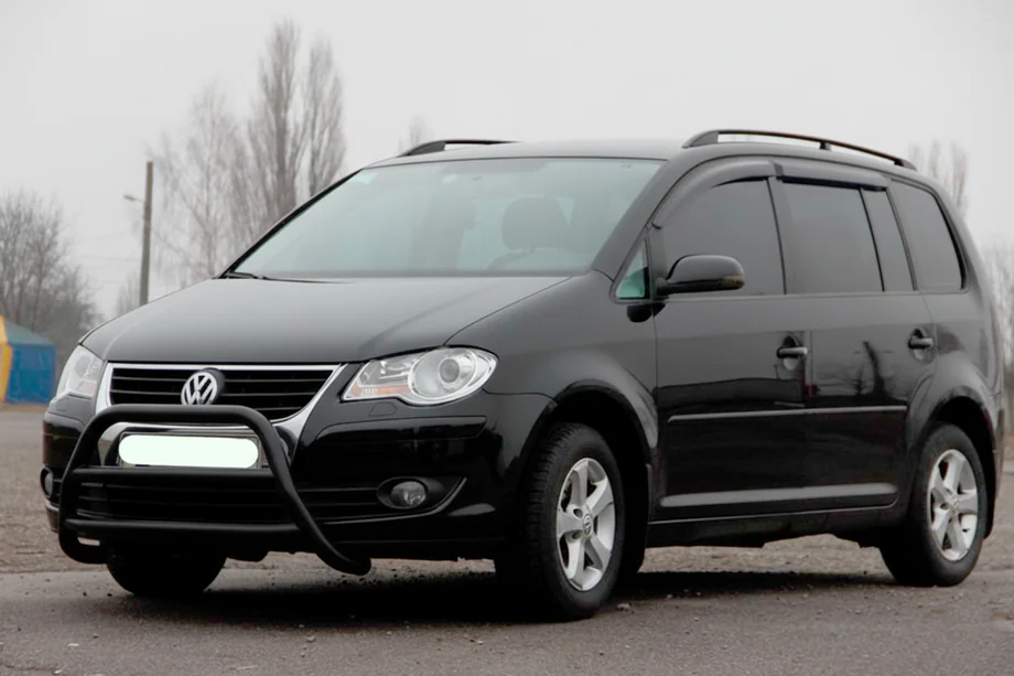 Volkswagen Touran 2003-2010 гг. Кенгурятник WT022 Black (нерж) Фото 1