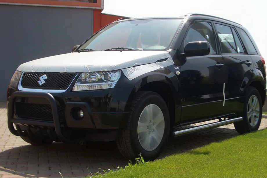 Suzuki Grand Vitara 2005-2017 гг. Кенгурятник QT006 Black (нерж.) Фото 1