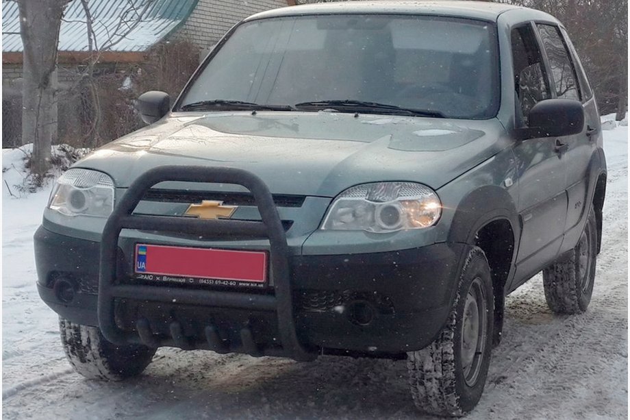 Chevrolet Niva 1998-2020 гг. Кенгурятник QT007 Black (нерж) Image