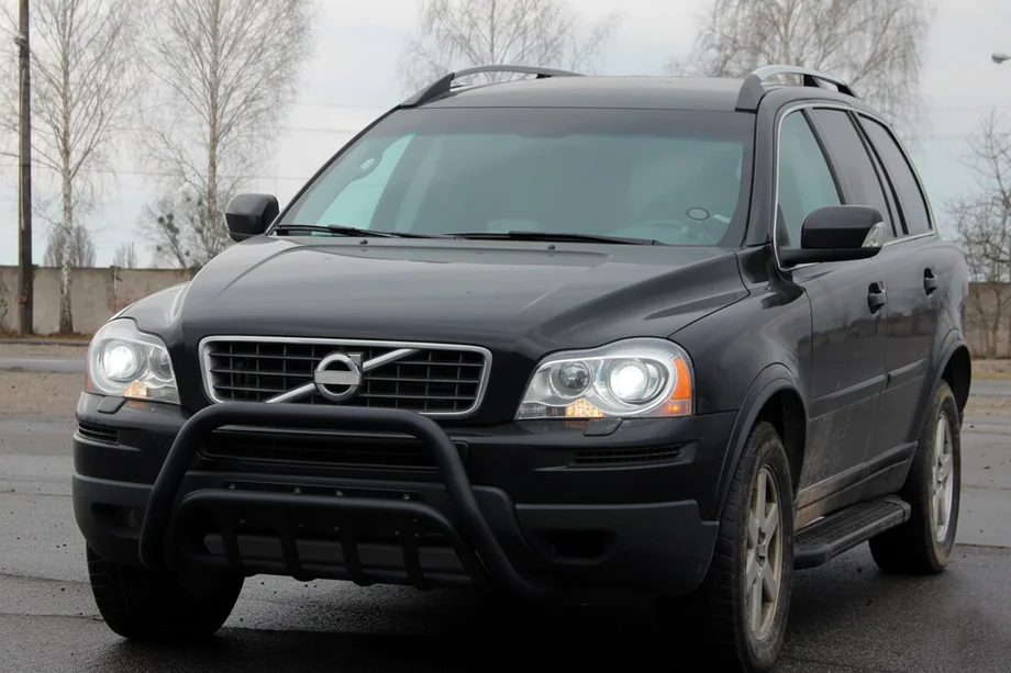 Volvo XC90 2002-2014 гг. Передняя дуга WT002 Black (нерж.) Image