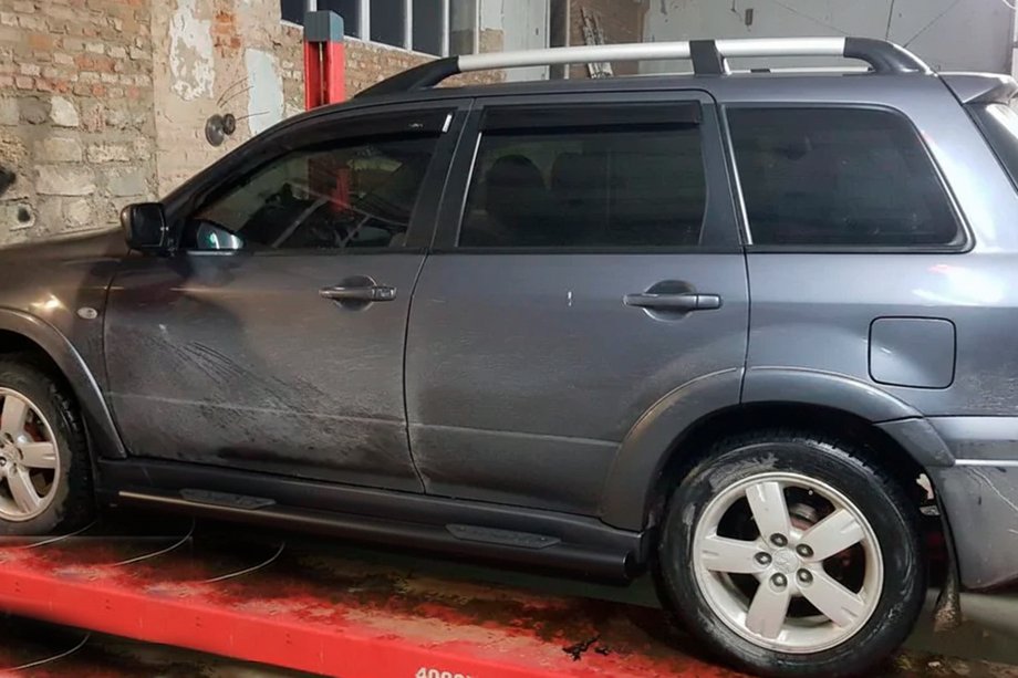 Mitsubishi Outlander 2001-2006 гг. Боковые трубы Black (2 шт., нержавейка) Image