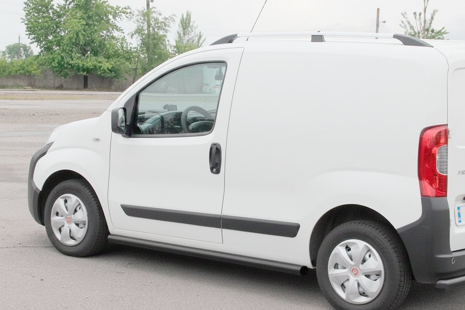 Peugeot Bipper 2008-2017 гг. Боковые трубы Ø60 Черные (2 шт., Нержавейка) Фото 1