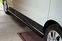 Opel Vivaro 2001–2015 гг. Боковые трубы BB002 Черные (2 шт., Нержавейка) фото 2