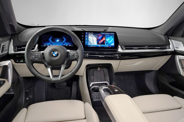 Обзор BMW iX1 (U11): Компактный электрический кроссовер премиум-класса фото 5