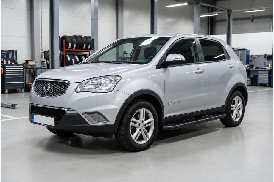 SsangYong Korando 2010-2019 гг. Боковые пороги Bosphorus Black (2 шт., алюминий) Image