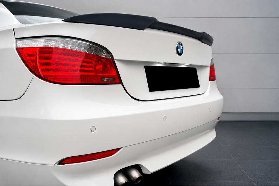 BMW 5 серия E60/E61 2003-2010 гг. Спойлер M4-Style V-2 (Черный Глянец) Image