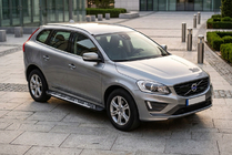 Volvo XC60 2009-2017 гг. Боковые Подножки Sunrise (2 шт., Алюминий) фото 1