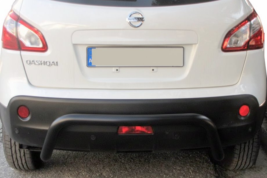 Nissan Qashqai 2010-2014 гг. Задняя дуга AK007 Черная (нерж. сталь) Фото 2
