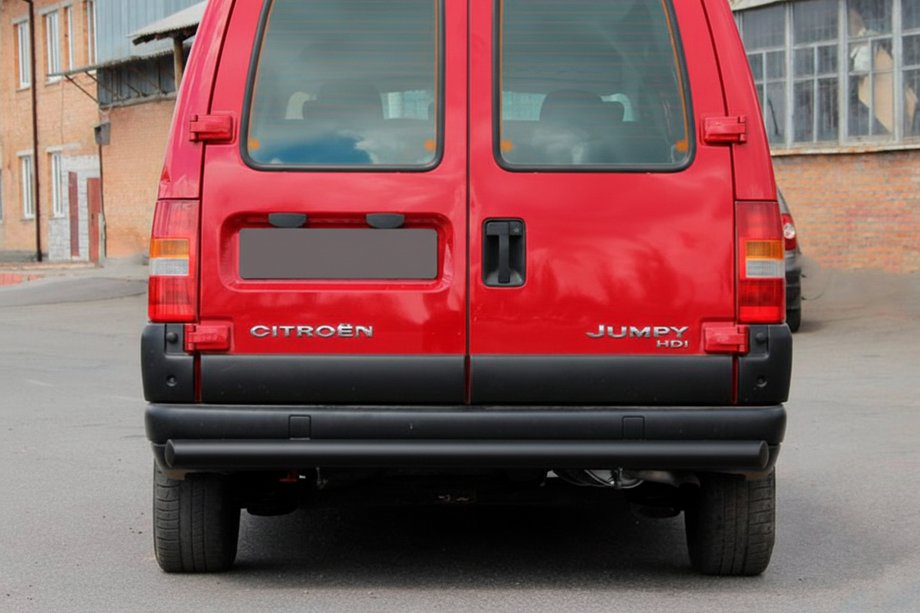 Peugeot Expert 1995-2007 гг. Задняя дуга AK002 Черная (нерж. сталь) Image