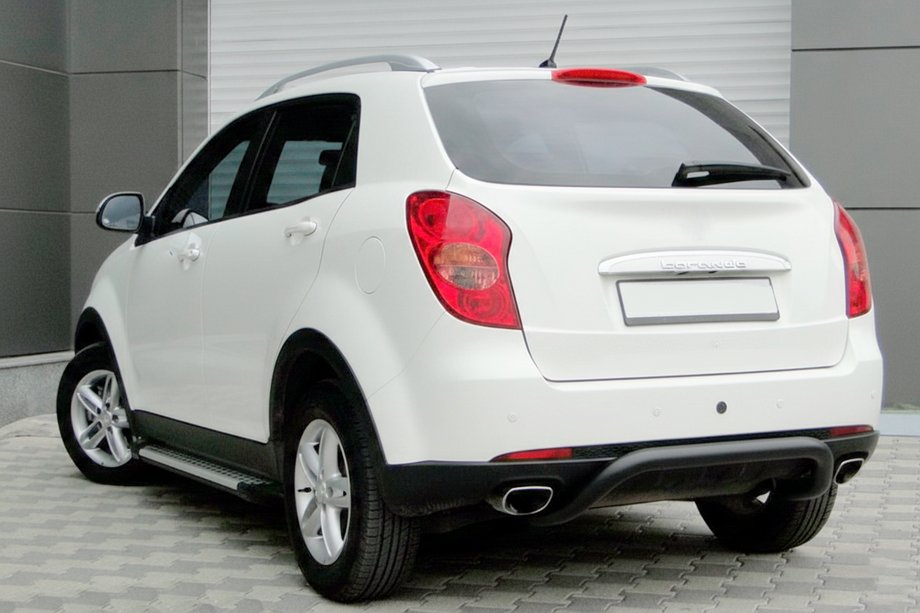 SsangYong Korando 2010-2019 гг. Задняя дуга AK006 Черная (нержавейка) Фото 2