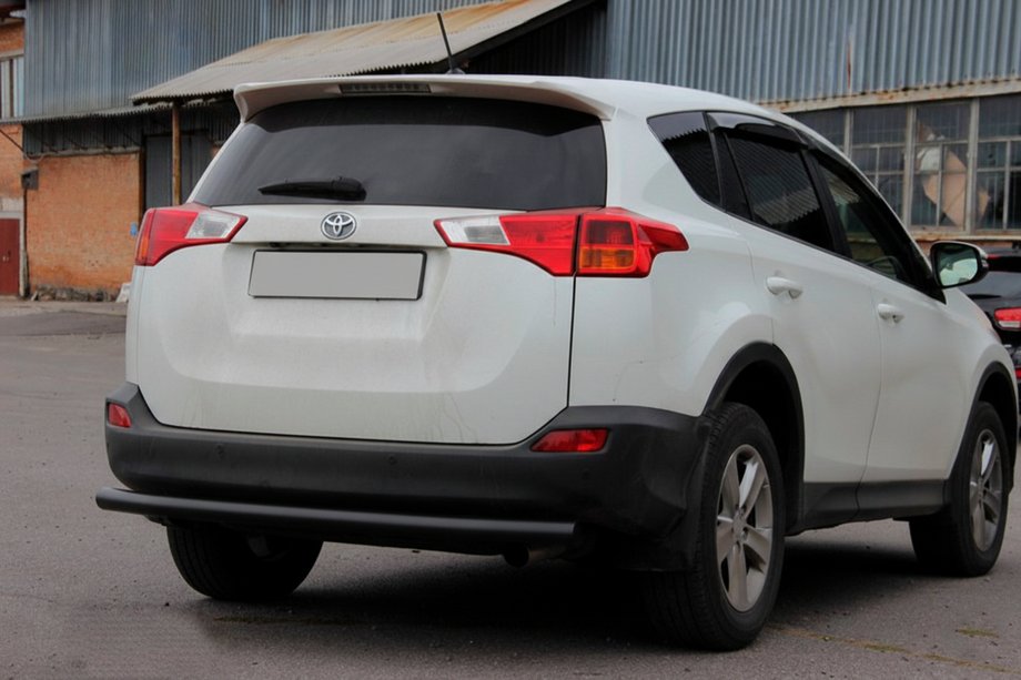 Toyota Rav 4 2013-2018 гг. Задняя дуга AK002 Черная (нерж. сталь) Фото 2