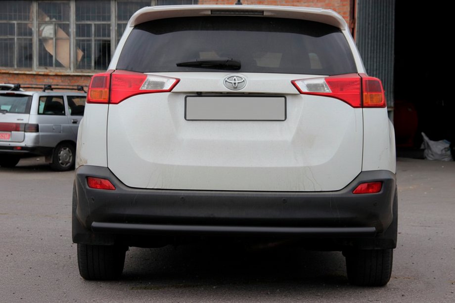 Toyota Rav 4 2013-2018 гг. Задняя дуга AK002 Черная (нерж. сталь) Фото 3