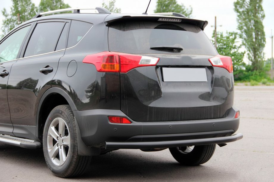 Toyota Rav 4 2013-2018 гг. Задняя дуга AK002 Черная (нерж. сталь) Фото 4
