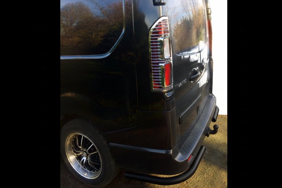 Opel Vivaro 2015-2019 гг. Задние уголки Black (2 шт, нержавейка) Фото 2