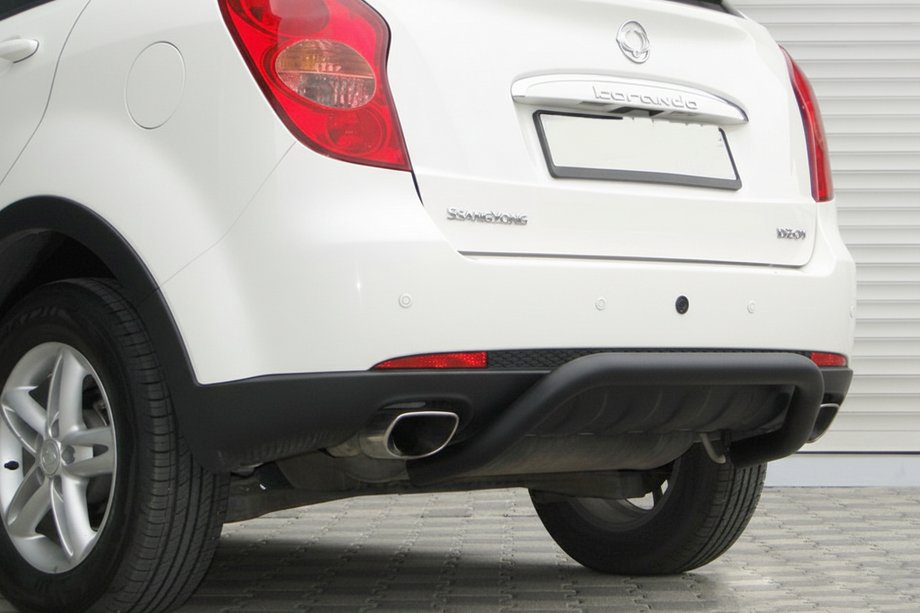 SsangYong Action 2005-2018 гг. Задняя дуга AK006 Черная (нержавейка) Фото 2
